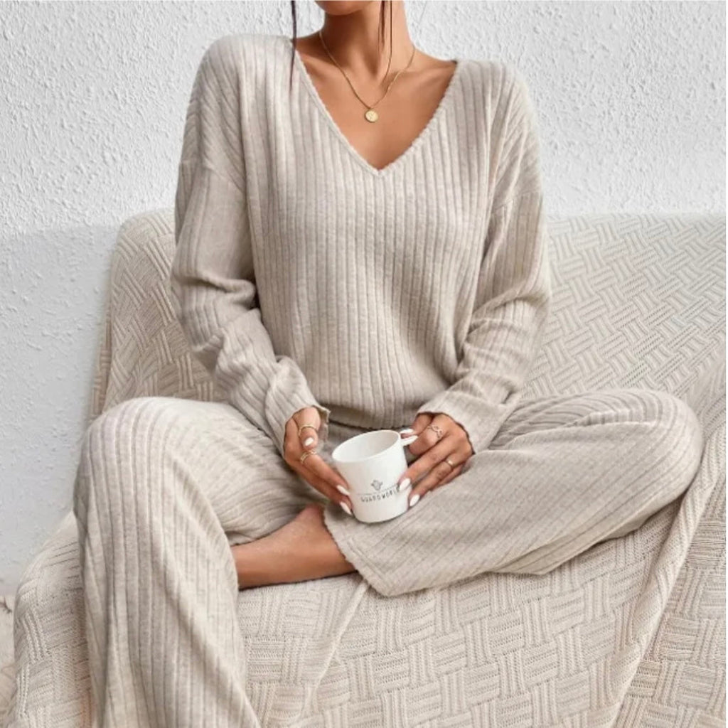 KAIA – RIBBED KNIT LOUNGE SET
