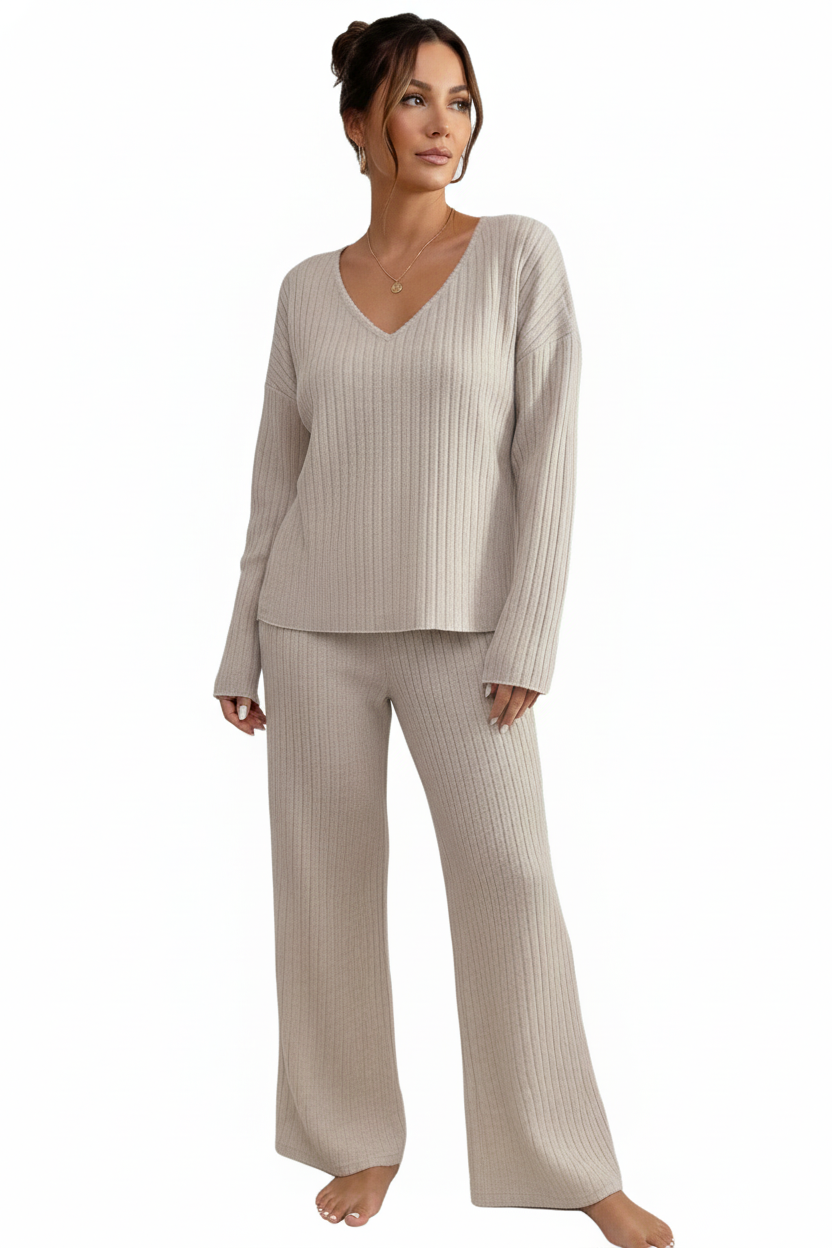 KAIA – RIBBED KNIT LOUNGE SET