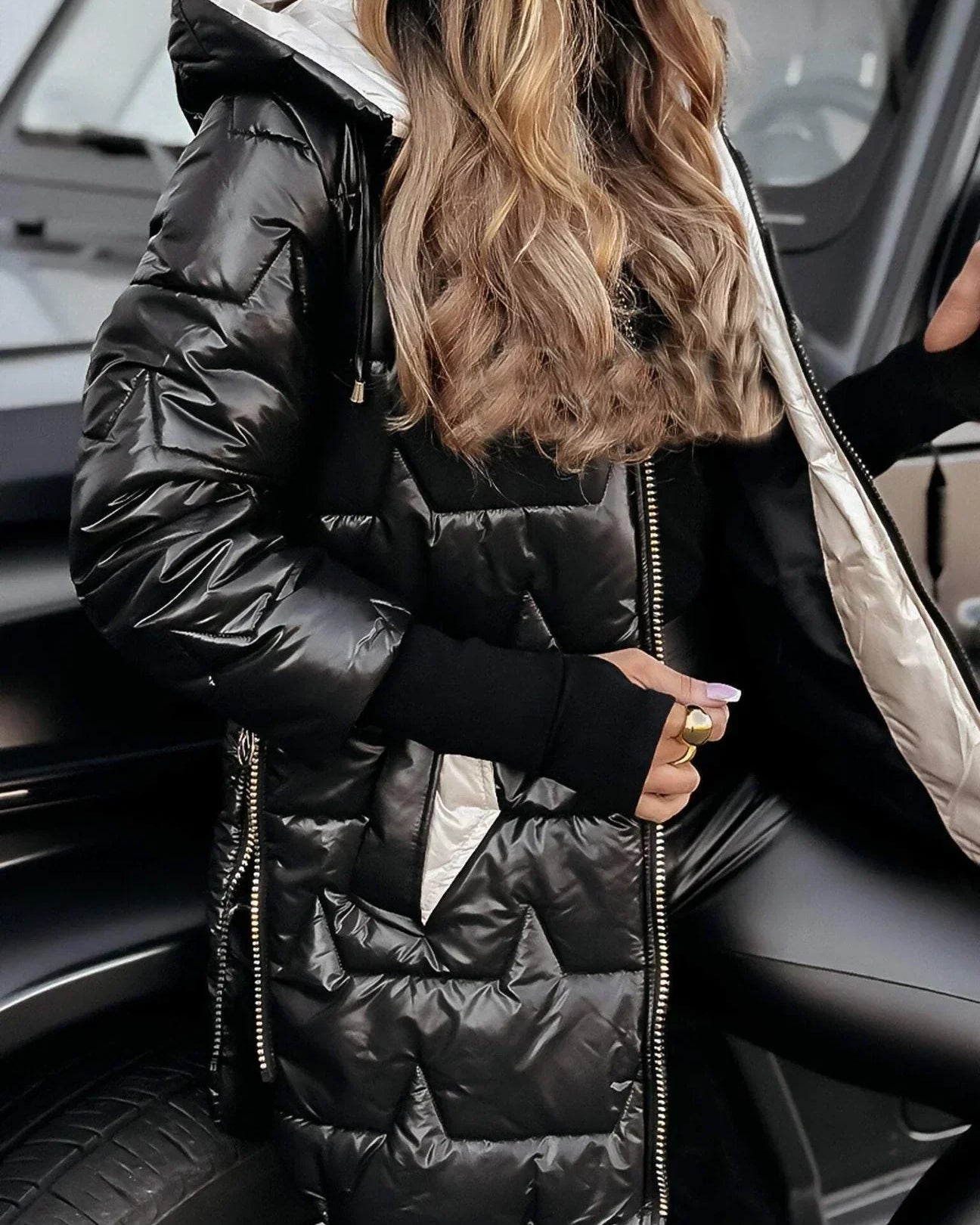 RACHEL - CHIC WOMEN'S COAT WITH HOOD AND GEOMETRIC DESIGN