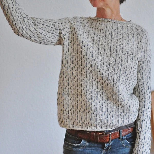 HANNAH | CLASSIC ROUND NECK SWEATER WITH ELEGANT TUMMY COVERAGE