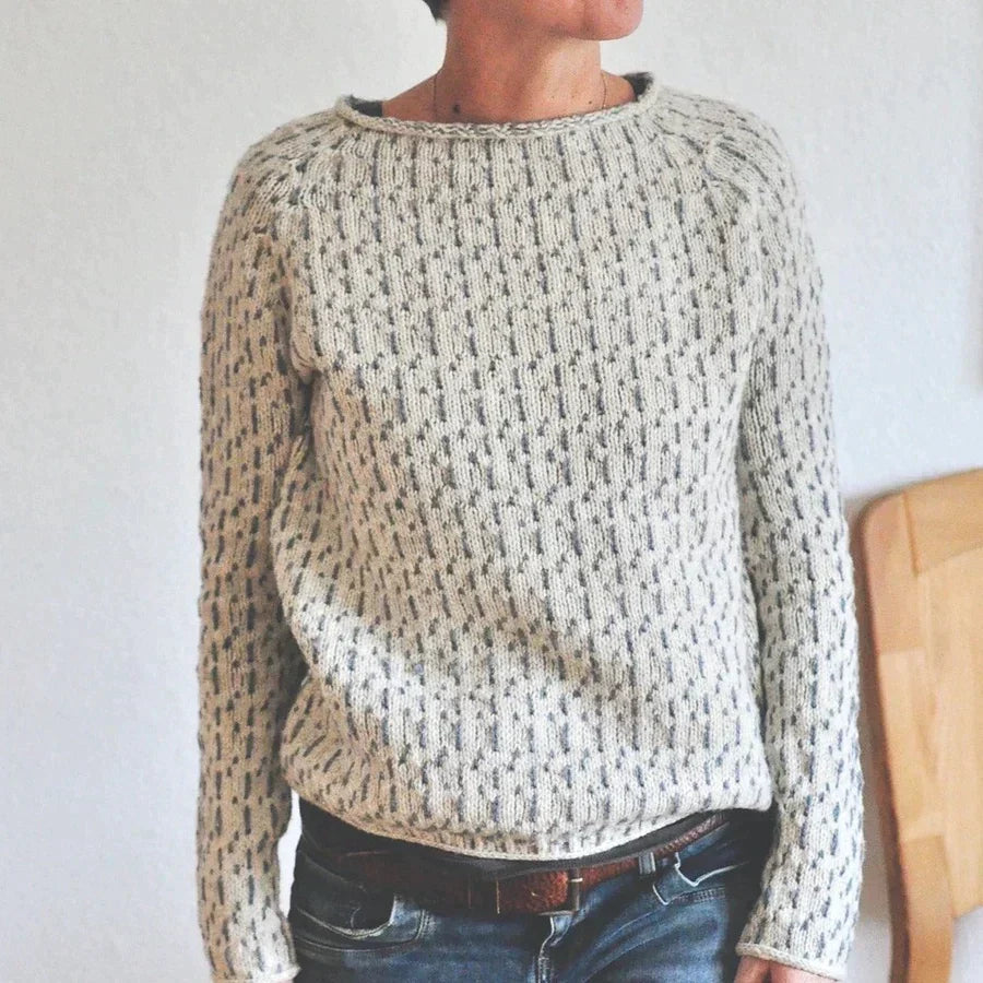 HANNAH | CLASSIC ROUND NECK SWEATER WITH ELEGANT TUMMY COVERAGE