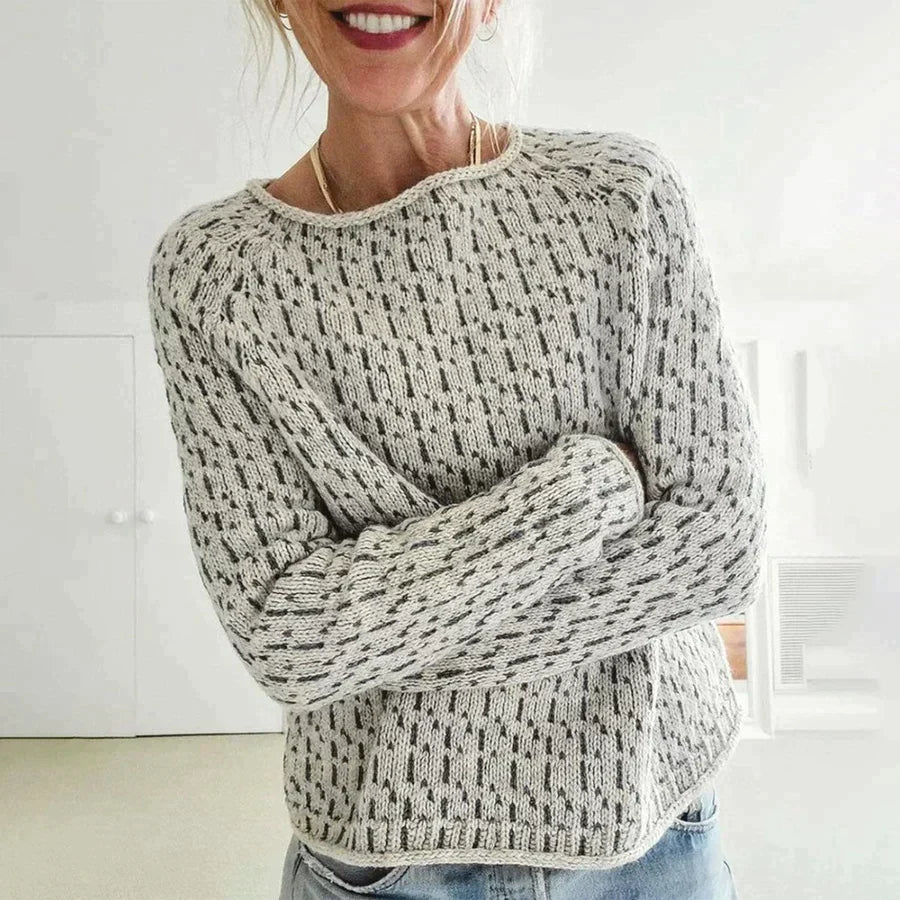 HANNAH | CLASSIC ROUND NECK SWEATER WITH ELEGANT TUMMY COVERAGE