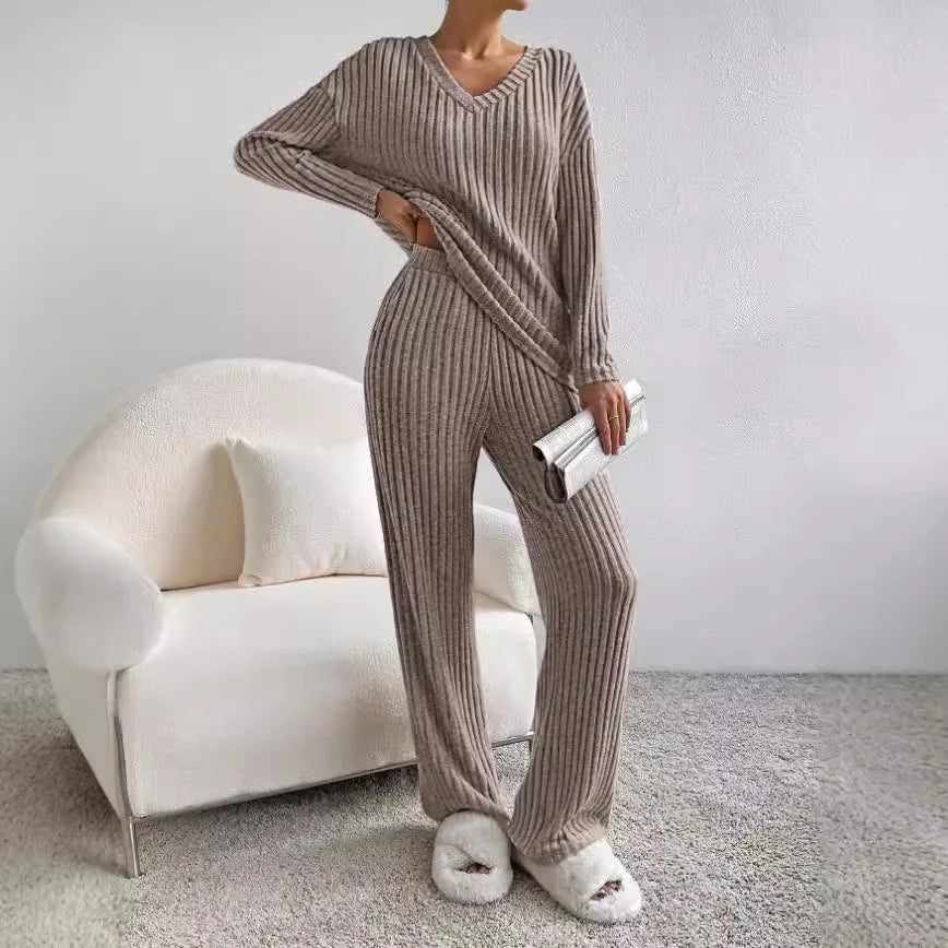 KAIA – RIBBED KNIT LOUNGE SET